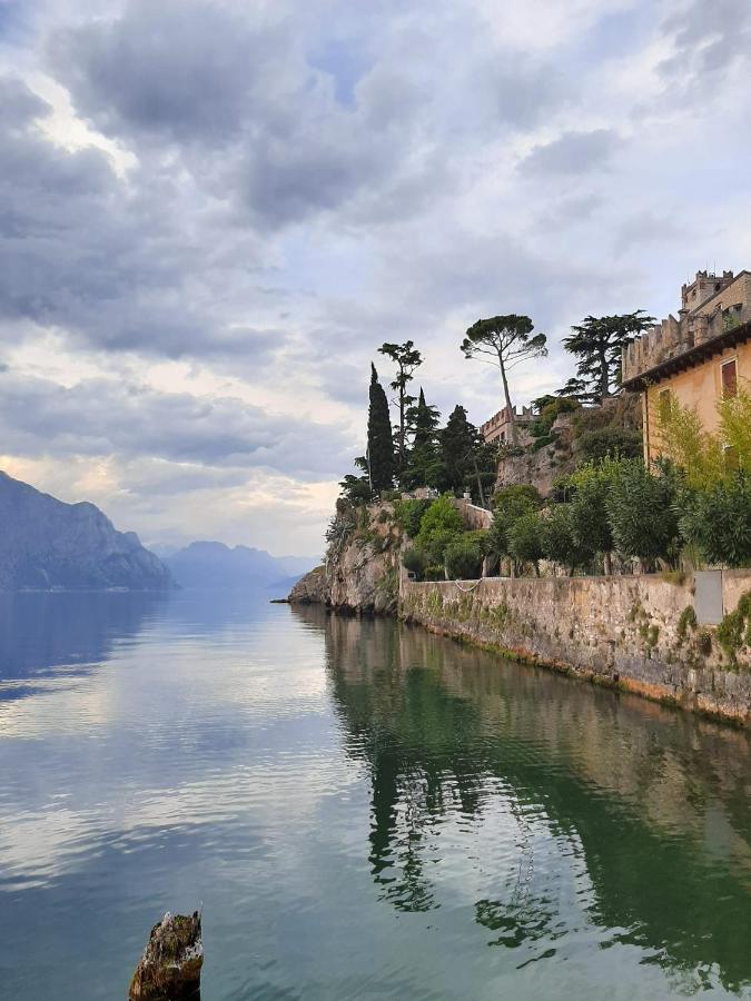 Villa Sul Lago Con Pontile Privato A Brenzone Sul Garda - Unique And Exclusive Eksteriør billede