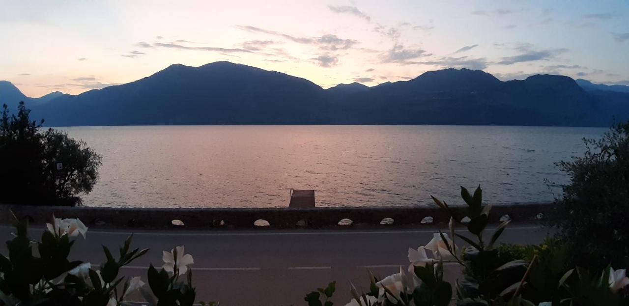 Villa Sul Lago Con Pontile Privato A Brenzone Sul Garda - Unique And Exclusive Eksteriør billede
